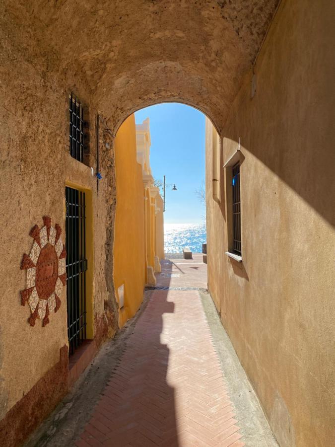 Vivi La Mia Liguria - Casa D'Arte E Vacanze - Big Apartment With Free Parking Финале Лигуре Экстерьер фото