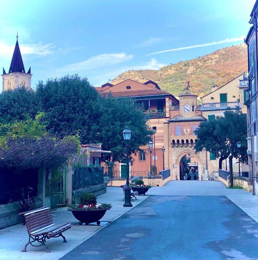 Vivi La Mia Liguria - Casa D'Arte E Vacanze - Big Apartment With Free Parking Финале Лигуре Экстерьер фото